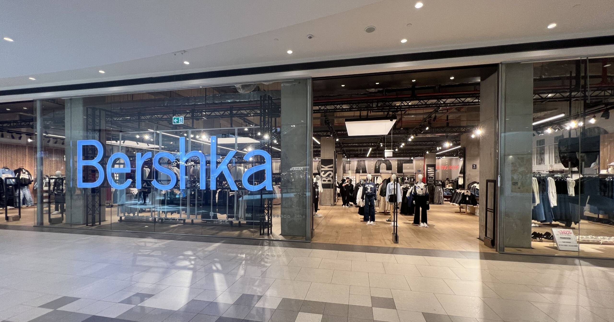 BERSHKA-PIAZZA-AVM2