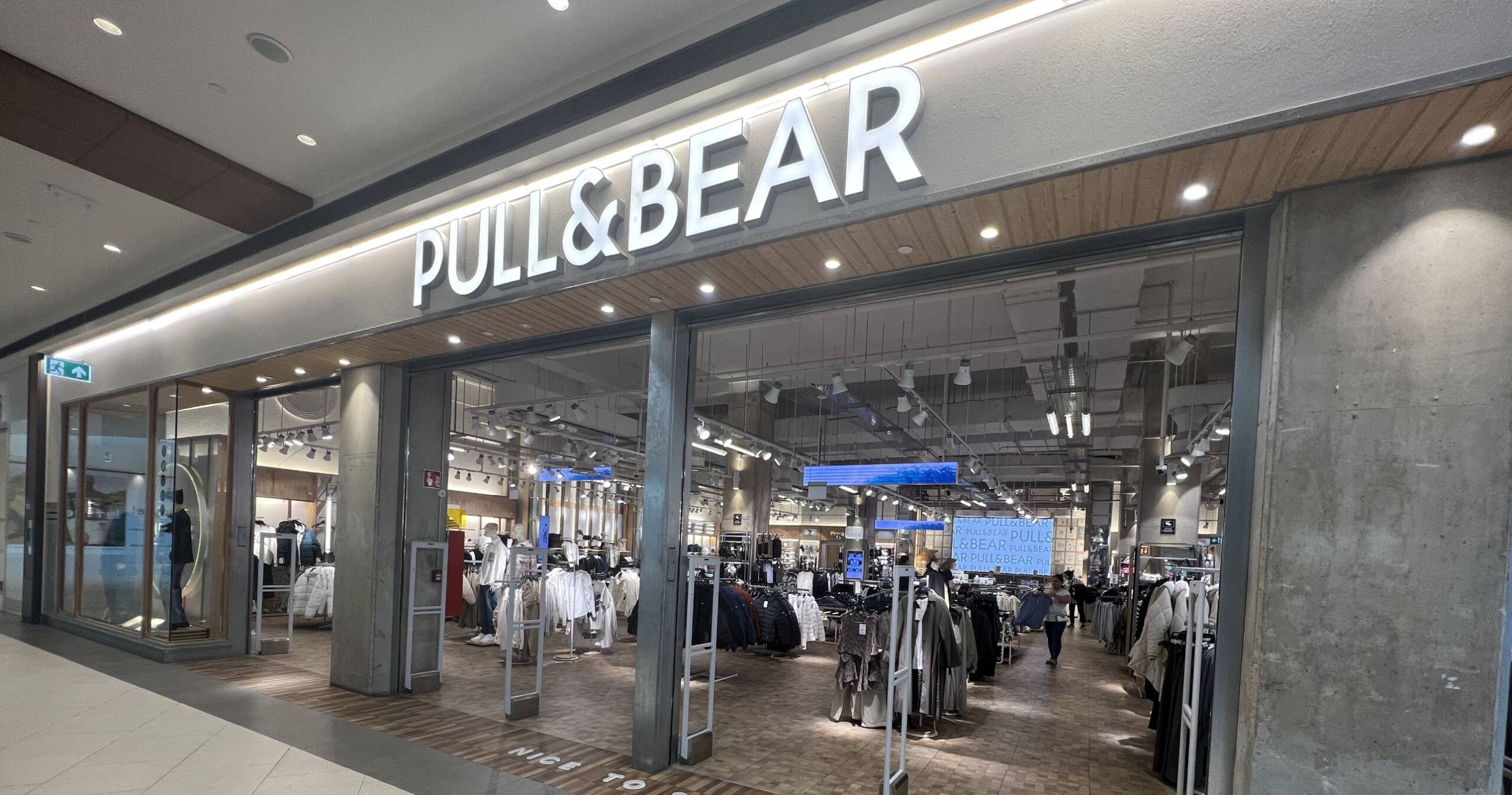 PULL&BEAR-PIAZZAAVM1